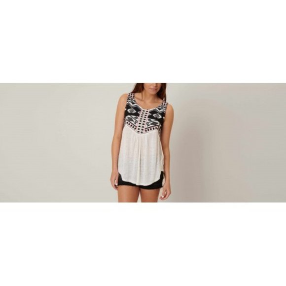Lucky Brand Embroidered Tank Top Crochet inset - Picture 3 of 10